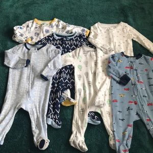 BUNDLE ‼️ 6 Footed pajamas